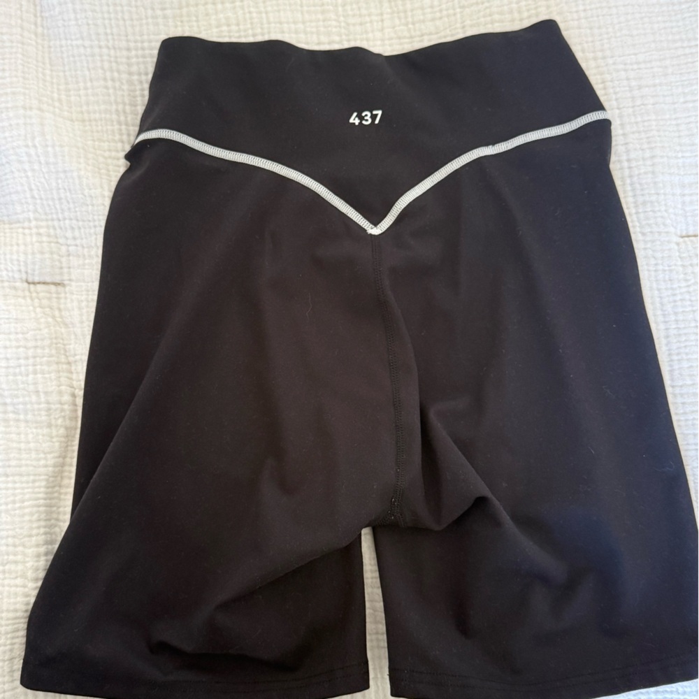 437 Women's Black Bike Shorts size M